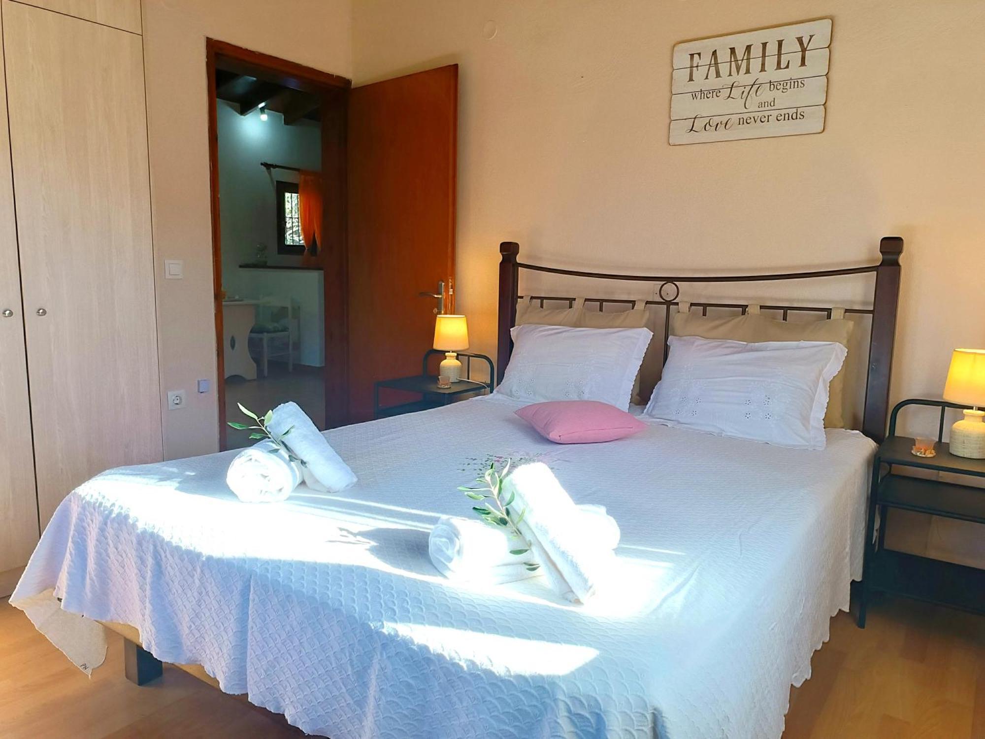 Villa Elia House Peritheia Esterno foto